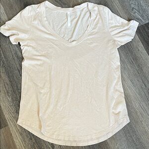 (4) Aritzia Babaton V-Neck Top